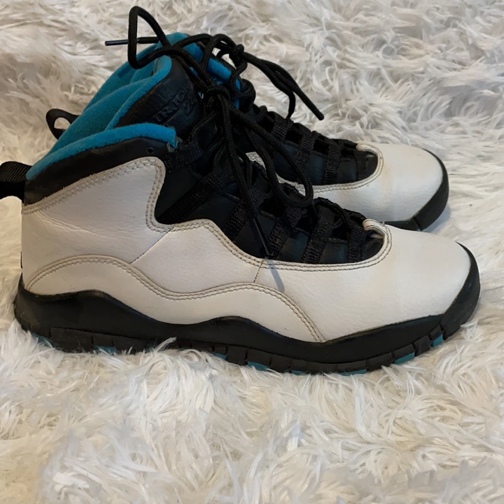 Shoes - Picture 5 of 6